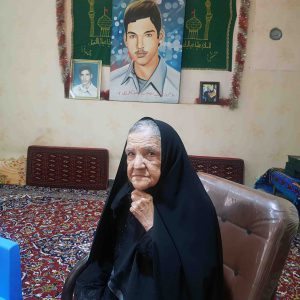 روبخیر خانم مادر شهید سید منصور قاطمه باف